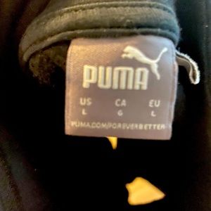 Was never worn , bought and tried on , fits more med to me